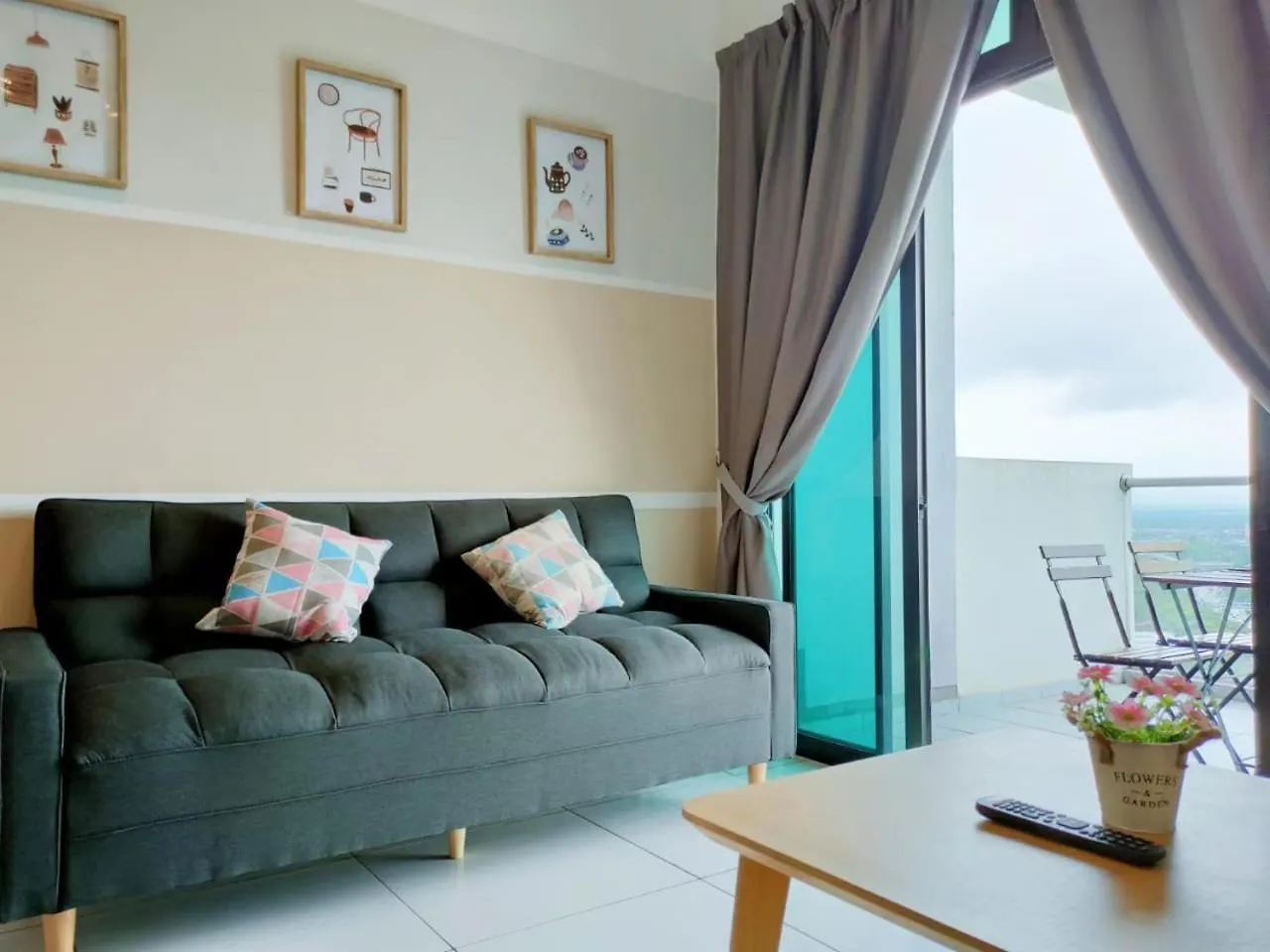 Apartment Beautiful Sunset Beside Paradigm Mall 14 Pax Johor Bahru