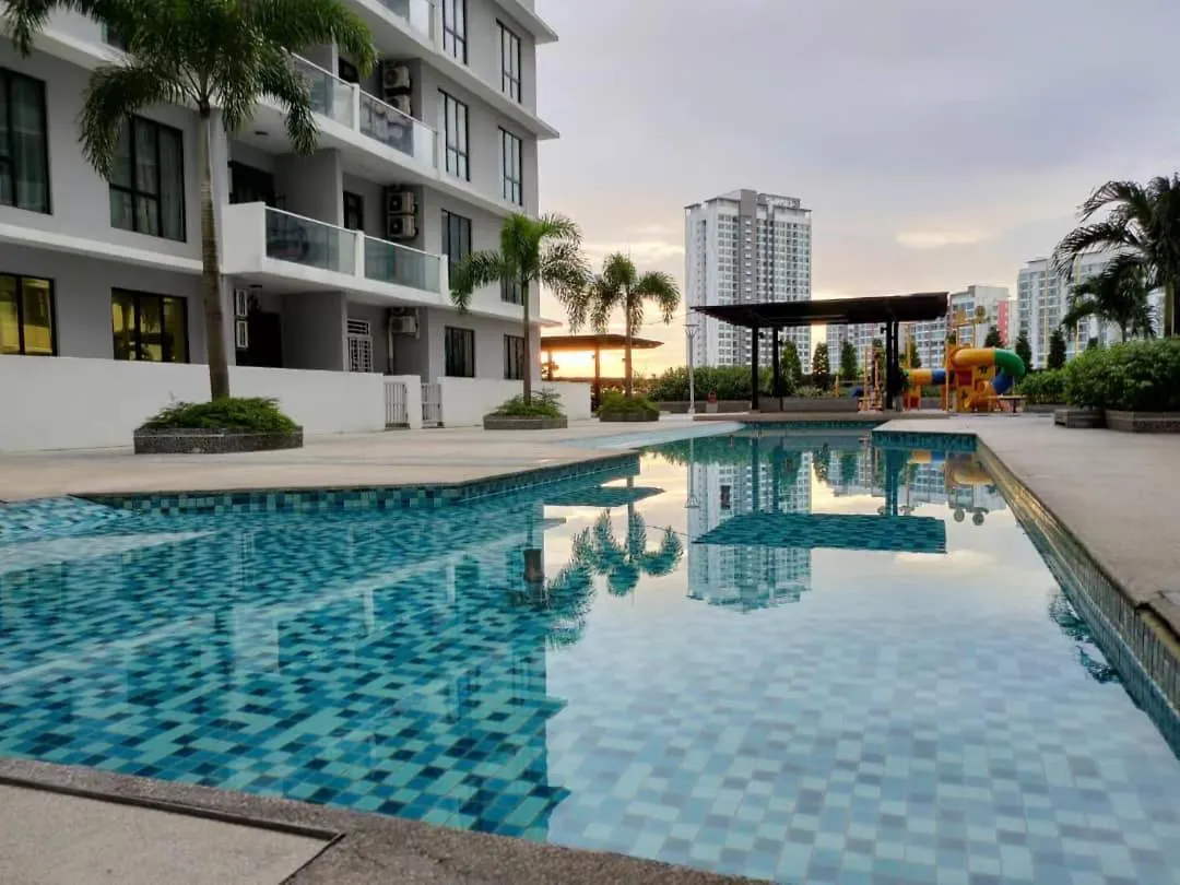 Apartment Beautiful Sunset Beside Paradigm Mall 14 Pax Johor Bahru